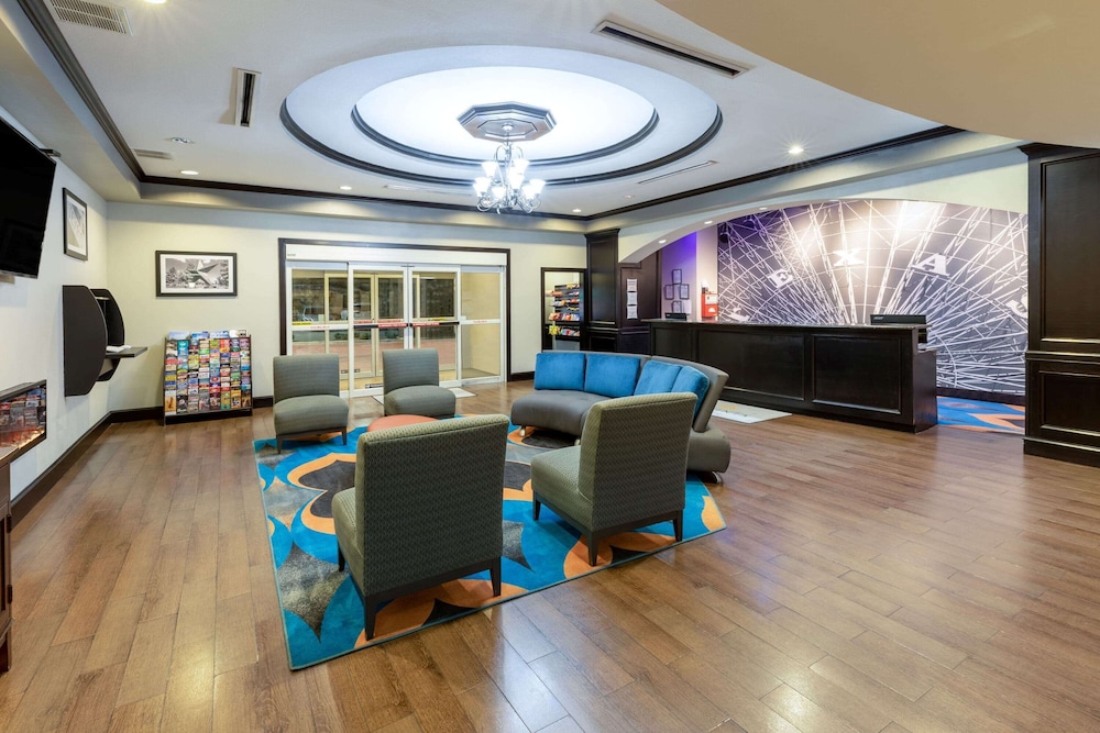 La Quinta Inn & Suites by Wyndham Fort Worth - Lake Worth 34/50