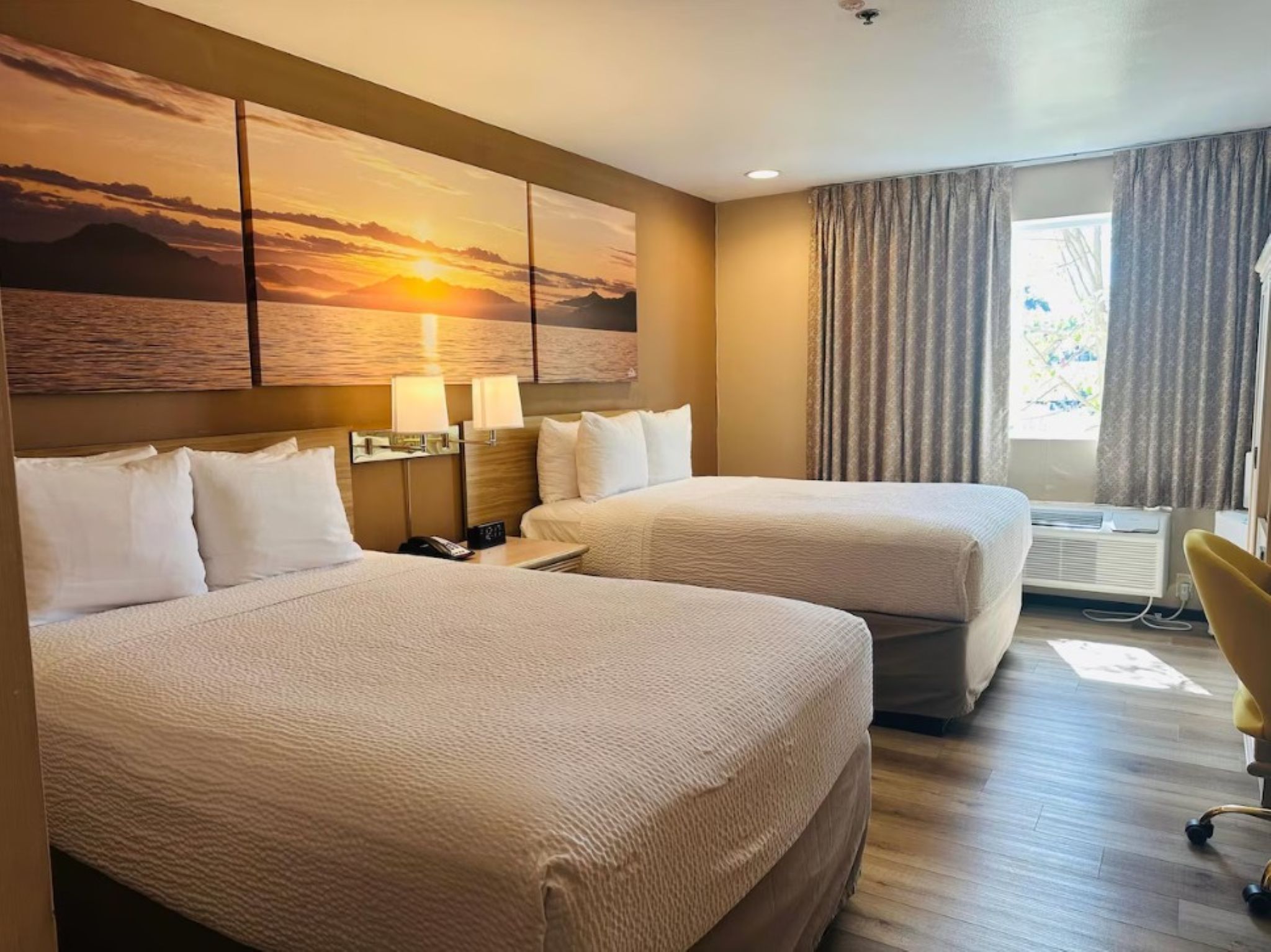 Efficiency, 2 Queen Beds