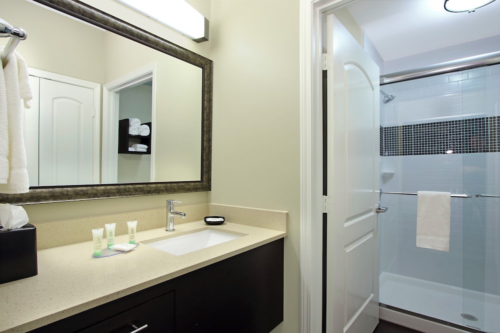 1 Bedroom, Suite, Queen Bed, Sofa, Accessible