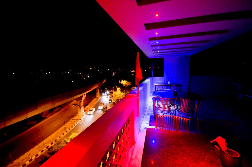 Hotel Sunday Inn 26/41