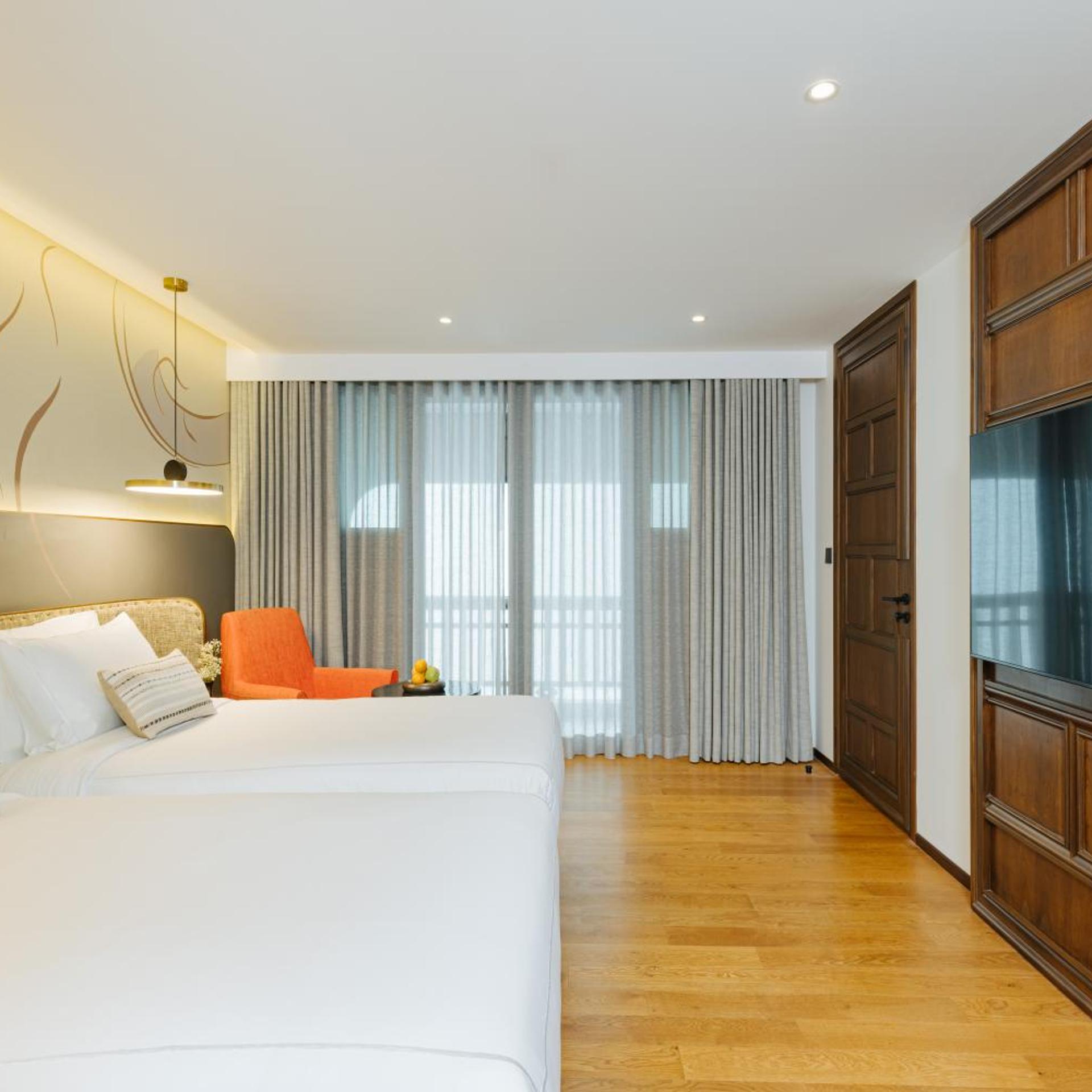 Room, Double or Twin Bed, Pool Access