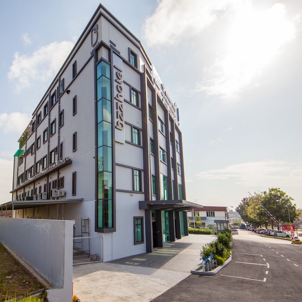 Bzz Hotel 50/61