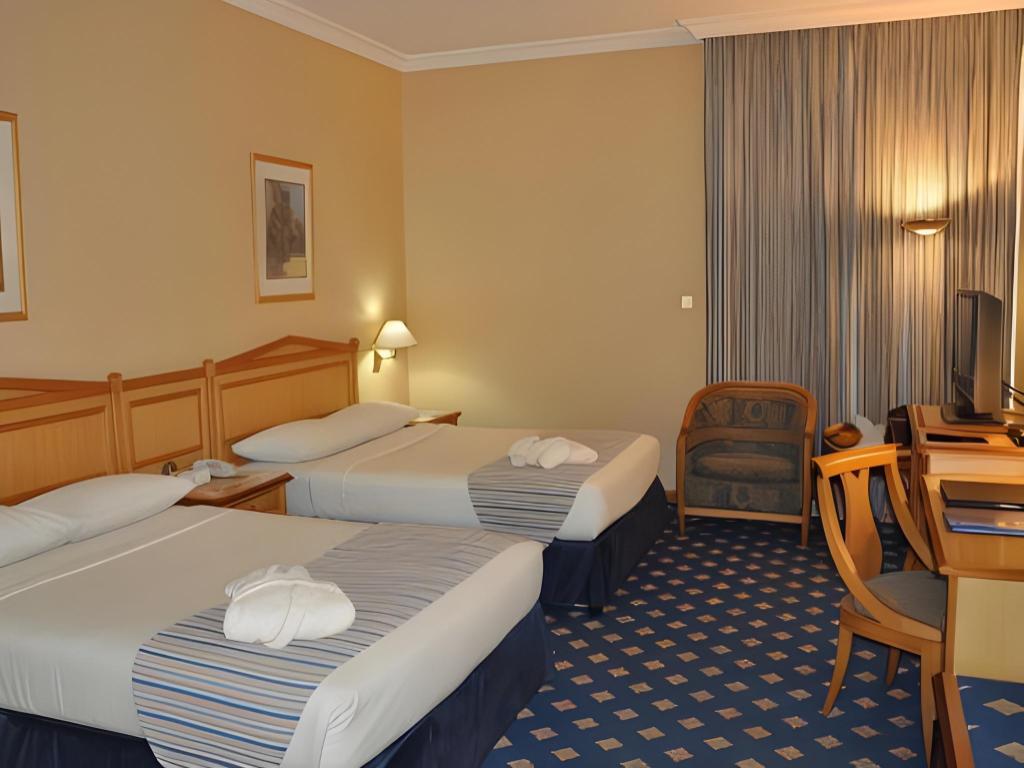 Standard, Twin Beds, Smoking