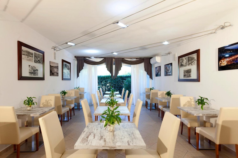 Hotel Villa Smeraldo 24/44