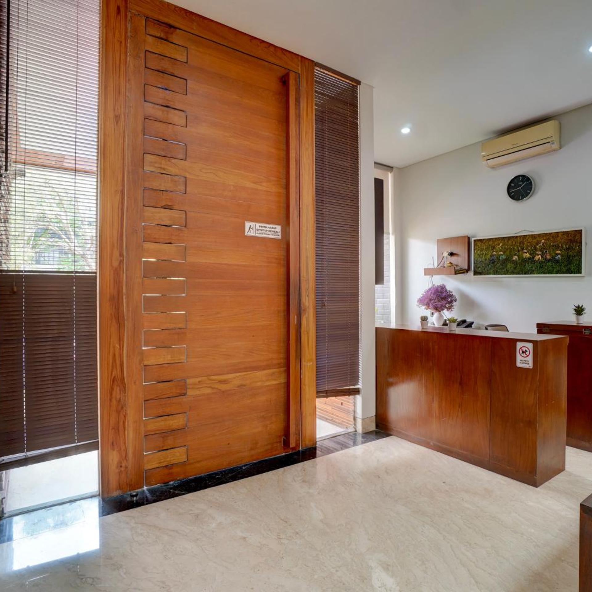 Lobby at Collection O near Universitas Pelita Harapan formerly Ohana Residence Karawaci, Curug