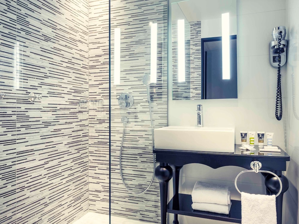 Mercure Paris Arc de Triomphe Wagram 11/46
