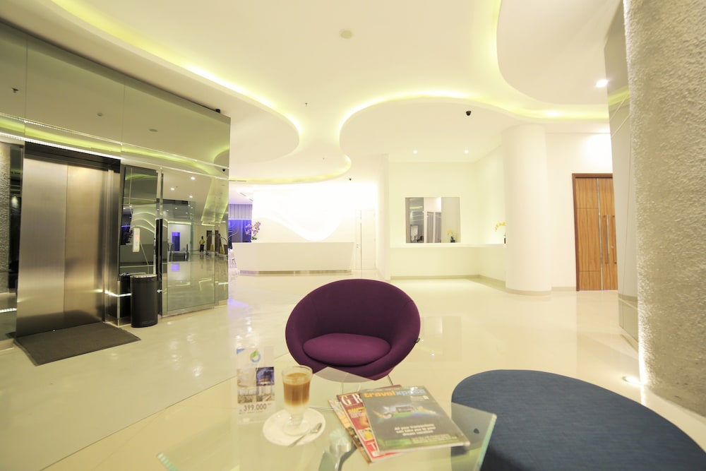 Ozone Hotel Pantai Indah Kapuk 4/25