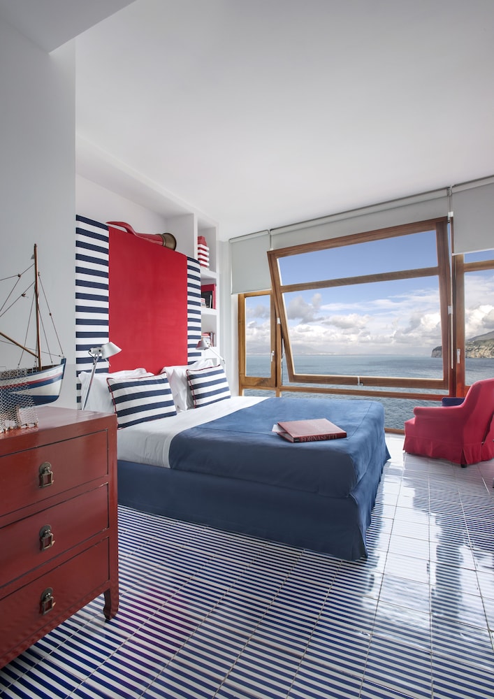 CLASSIC, DOUBLE BED, SEA VIEW