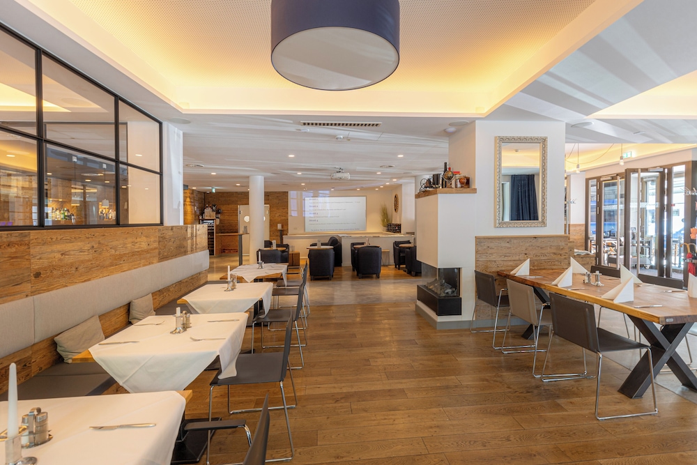Bayer 89 Vi Vadi Hotel 43/51