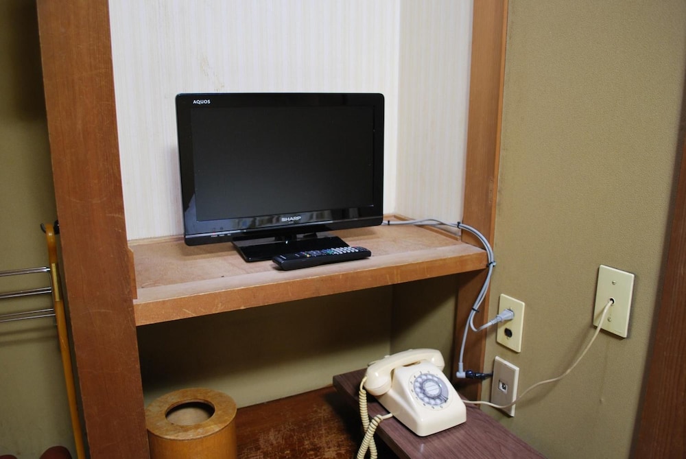 Business Hotel Nakayama 40/50
