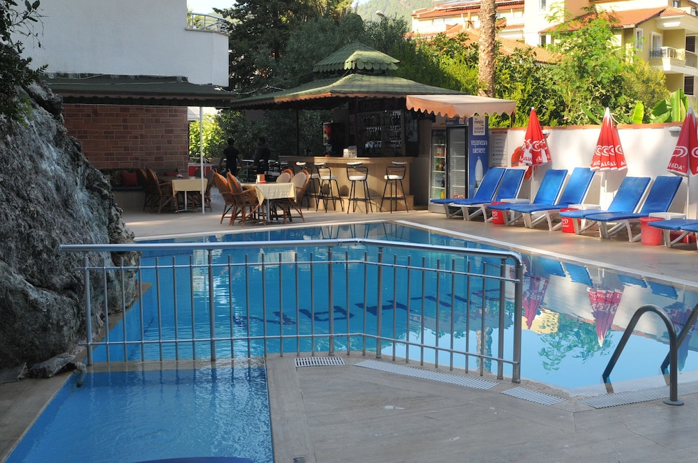 Dilhan Hotel 1/31