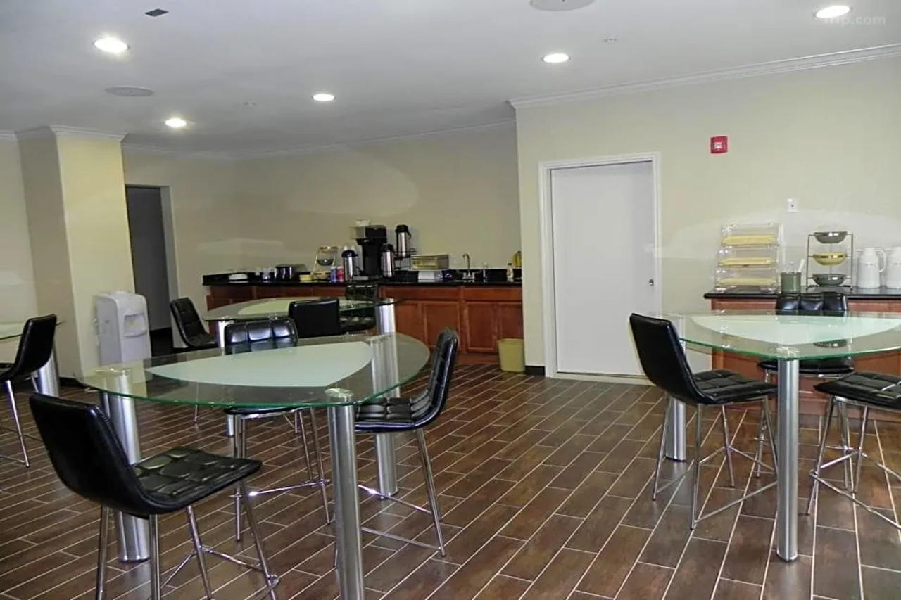 Quality Inn & Suites Yorktown 9/9