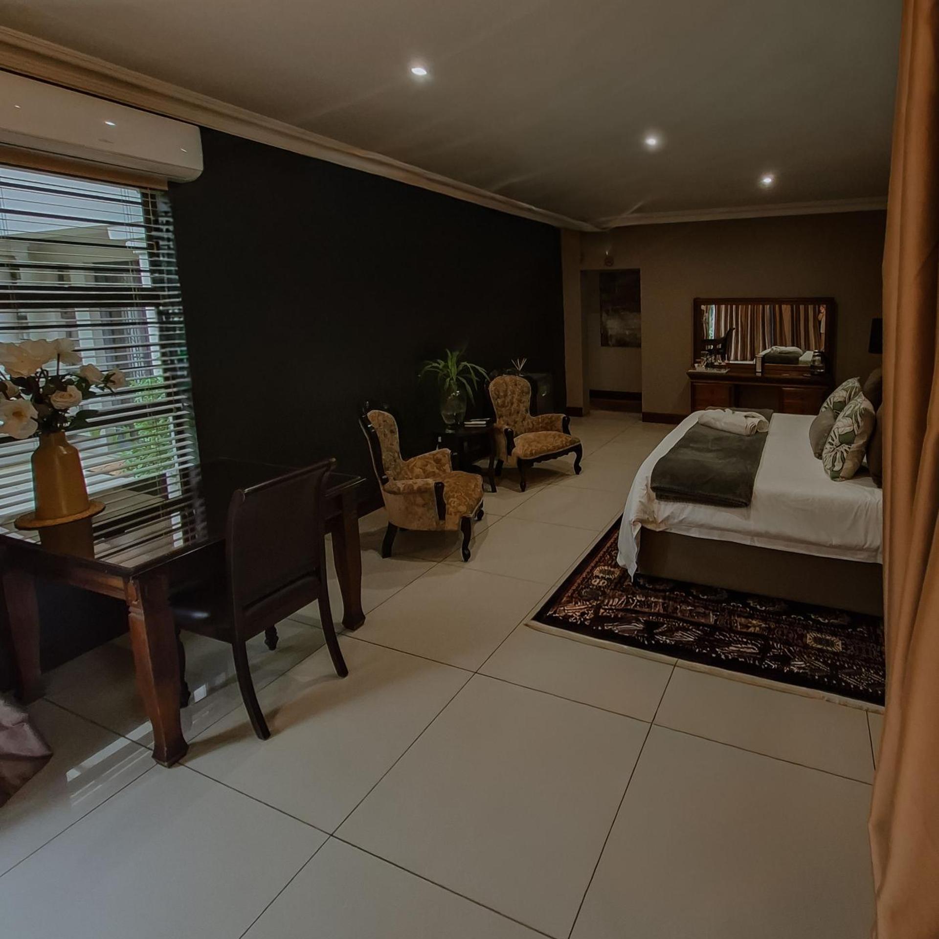 Potch Manor 27/49