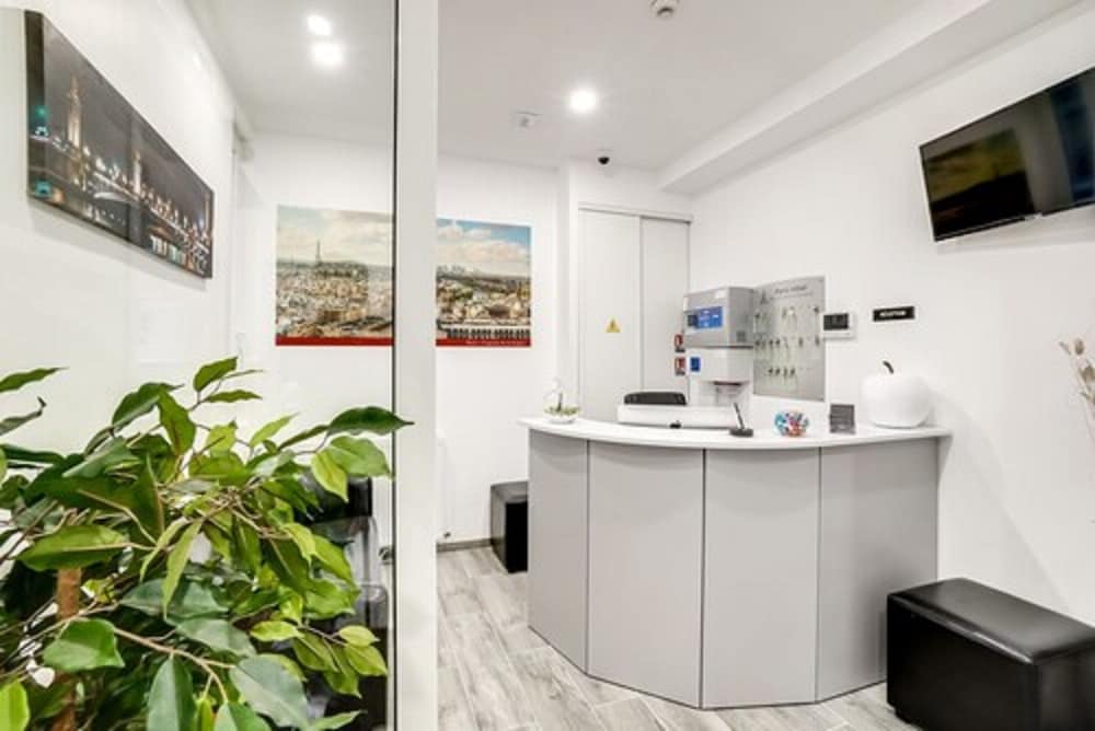 Paris Hotel Clichy 5/36