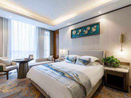 Zhenbao Holiday Hotel (Nanjing Olympic Sports Center) 11/28