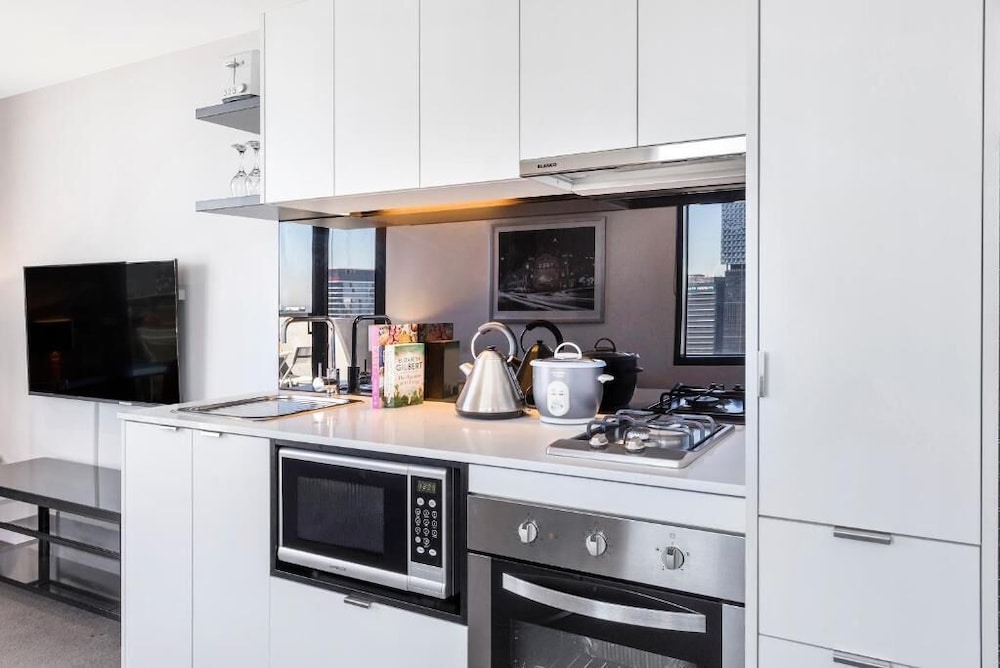 Aura On Flinders Serviced Apartment 12/78