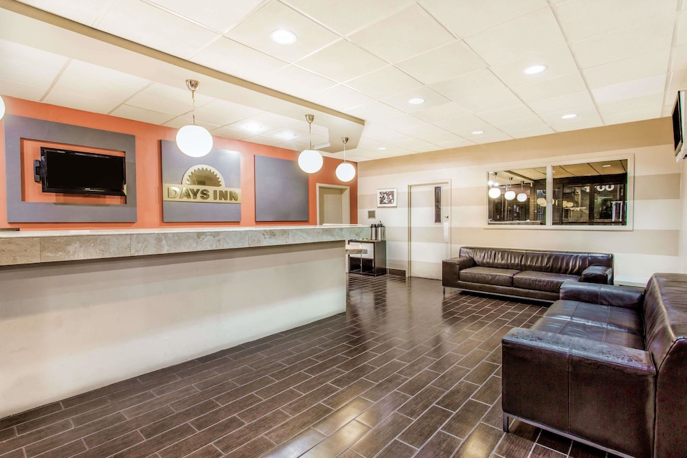 Lobby at Days Inn Fort Lauderdale Airport North Cruise Port, FORT LAUDERDALE - FL