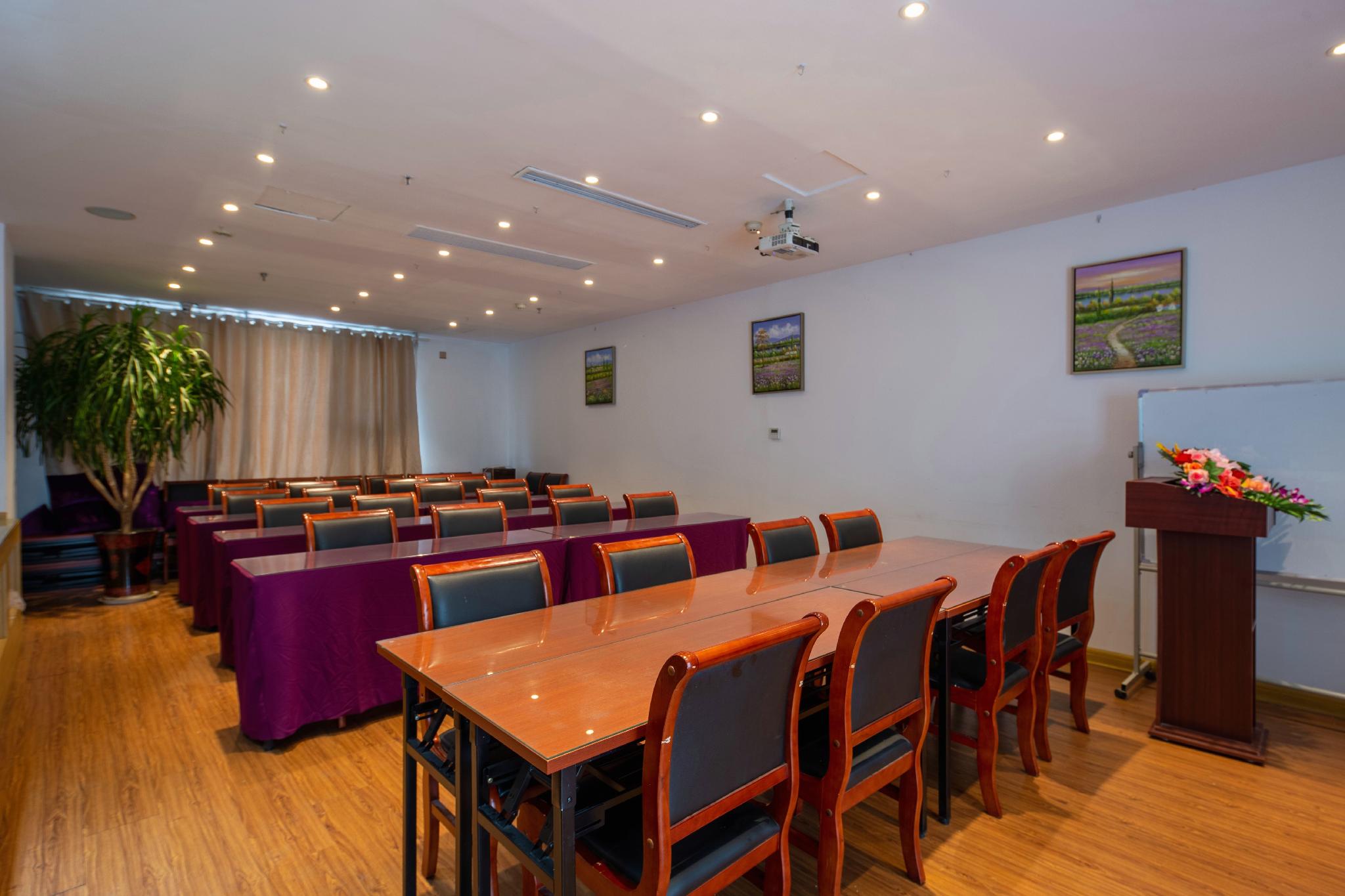 Lavande Hotels (Ji'nan Quancheng Road Baotu Spring) 34/37