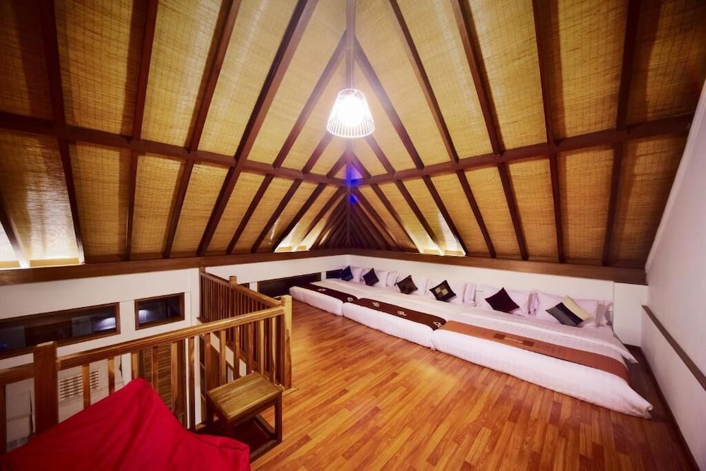 Villa Damar 24/36