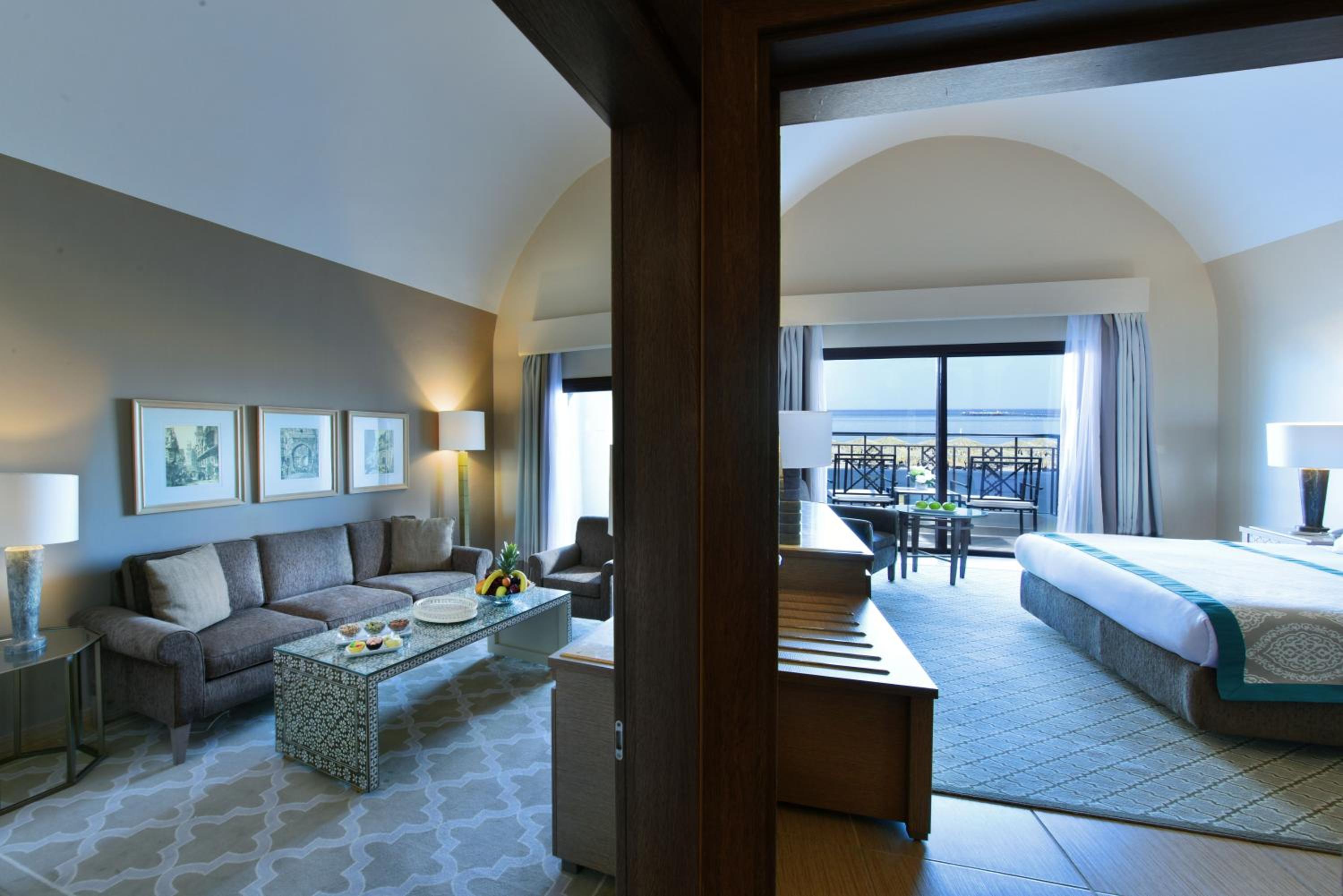 Executive, Suite