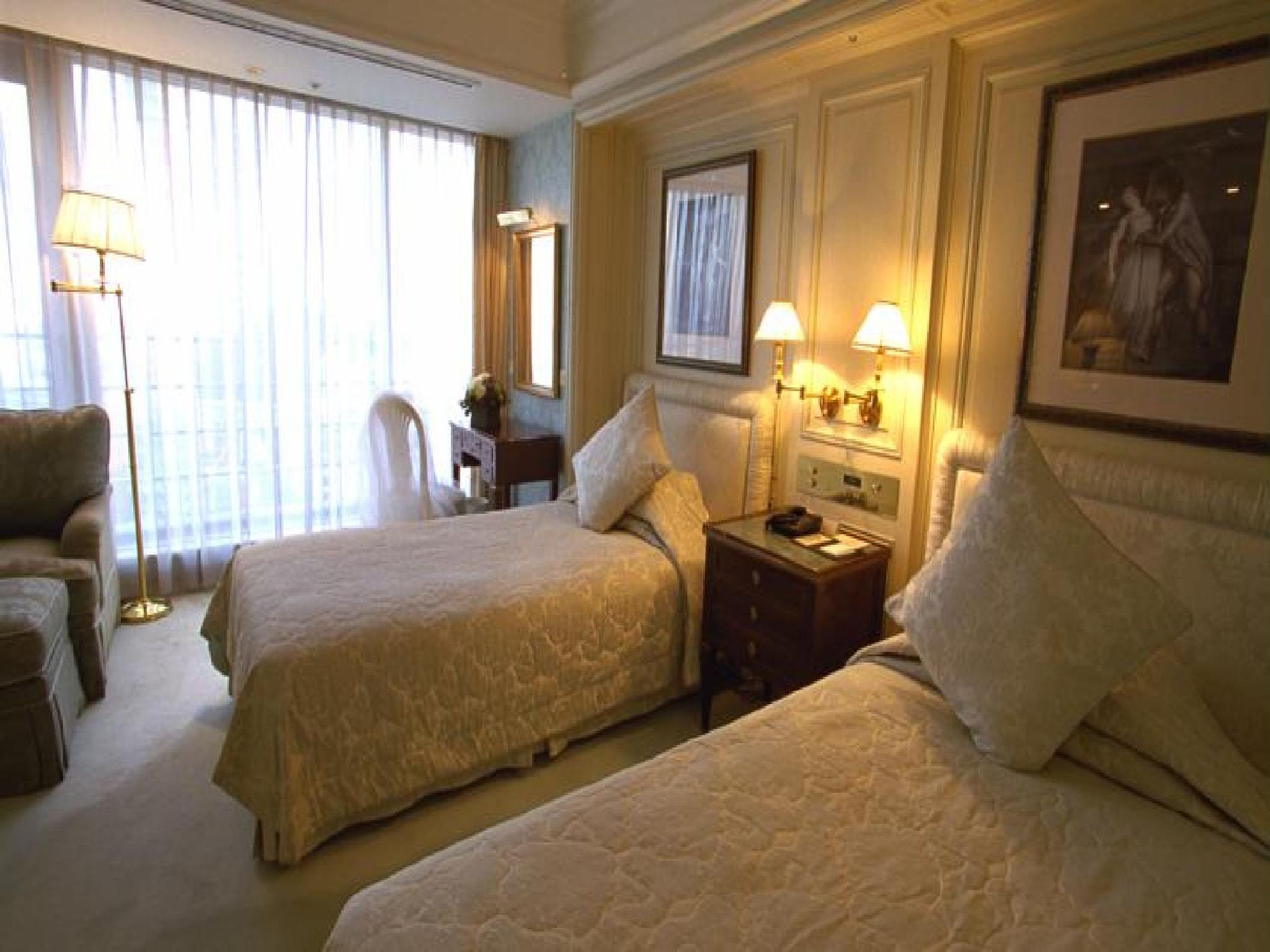 Tower, Suite, Twin Beds, High Floor