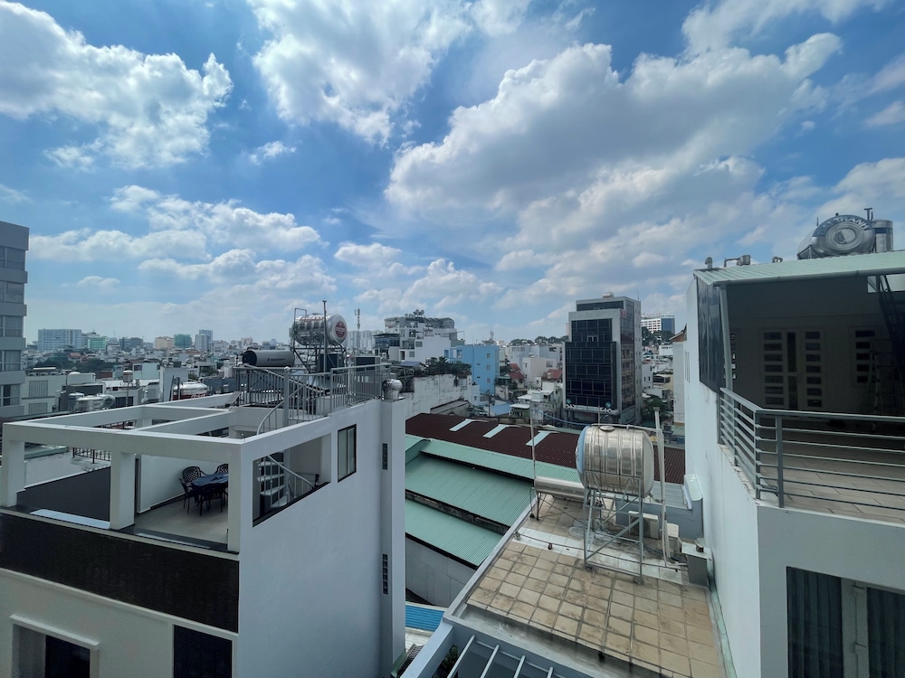 Grace Apartment 3 3/50