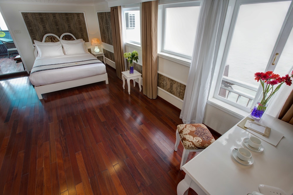 Signature Royal Halong Cruise 6/36