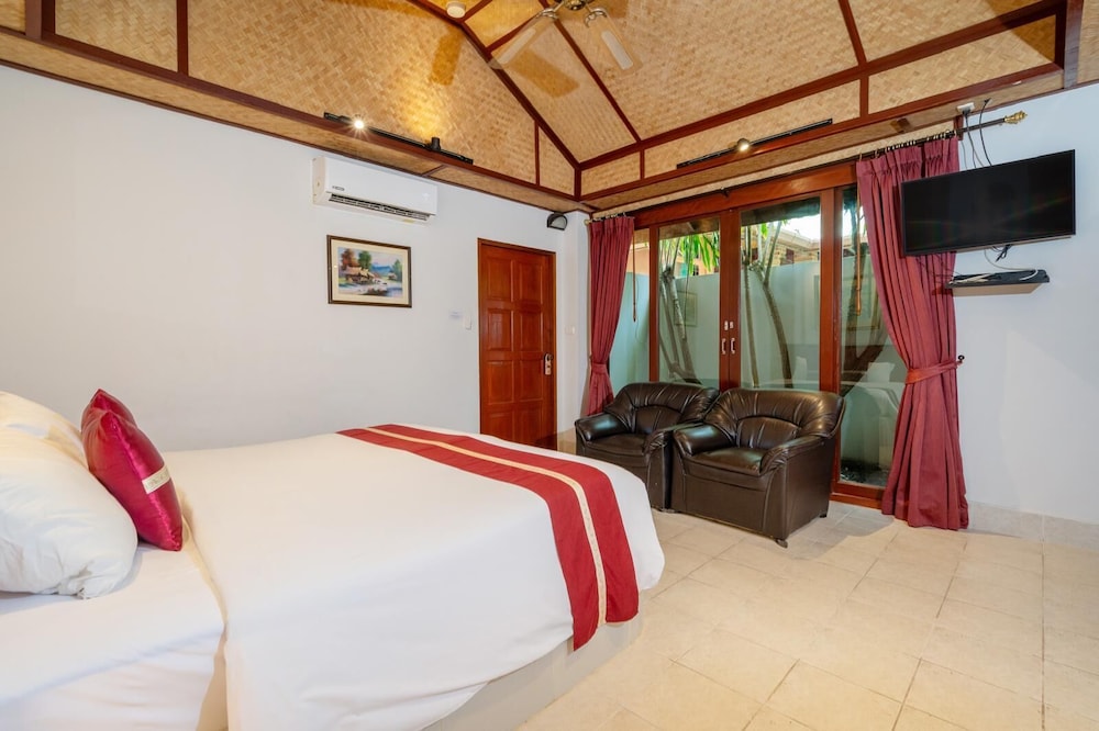 1 BEDROOM, SUITE