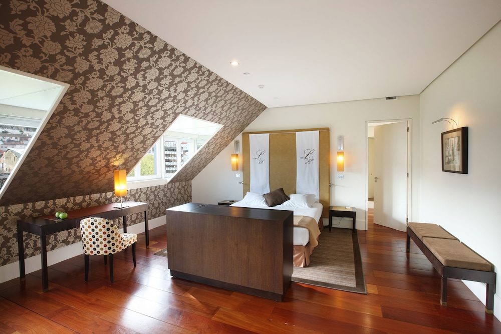 AVENIDA, JUNIOR SUITE