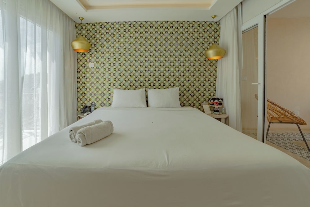 RYAD, KING BED, BALCONY