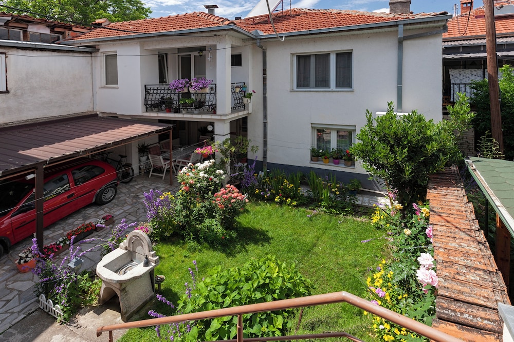 Bogdanovski Studios & Guest Rooms 43/47