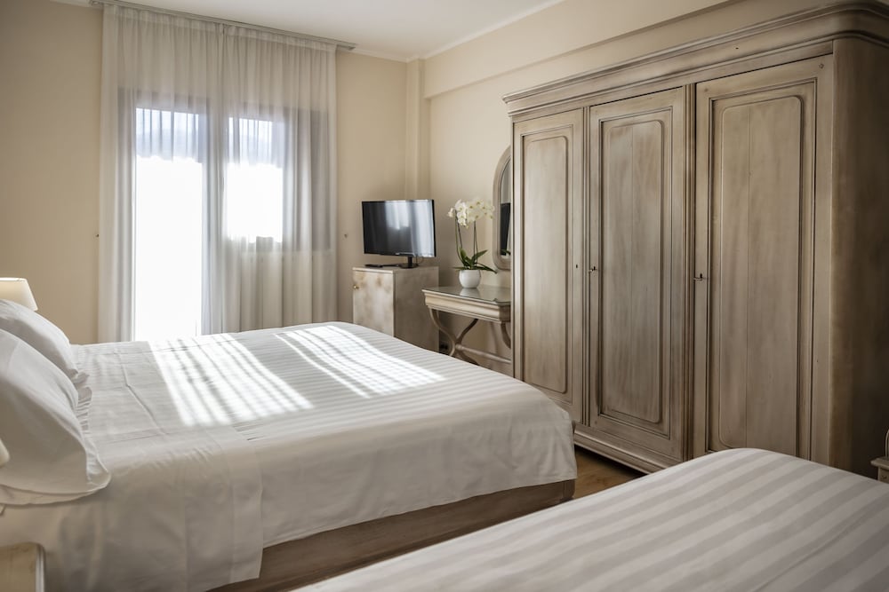 GRAND HOTEL DEL PARCO 27/62