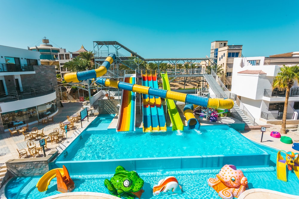 La Rosa Waves Beach Aqua Park 20/32