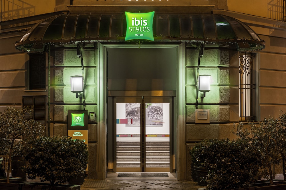 IBIS STYLES NAPOLI GARIBALDI 6/66