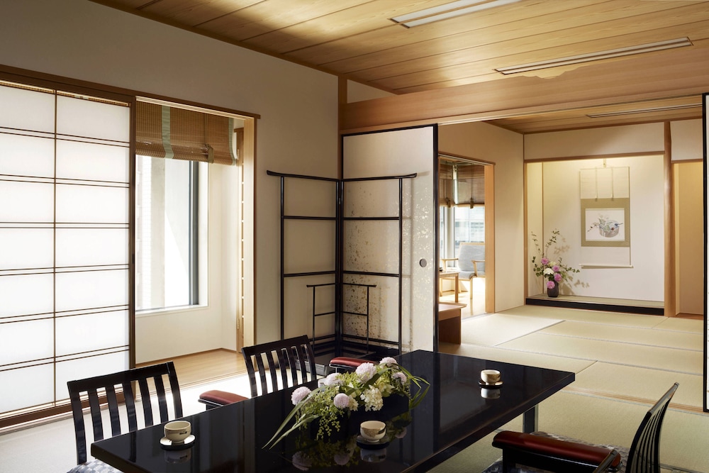 The Ritz-Carlton Osaka 27/33