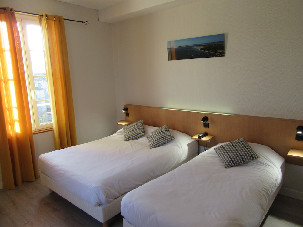 Sorti P Tit Dej Hotel Saintes 12/50