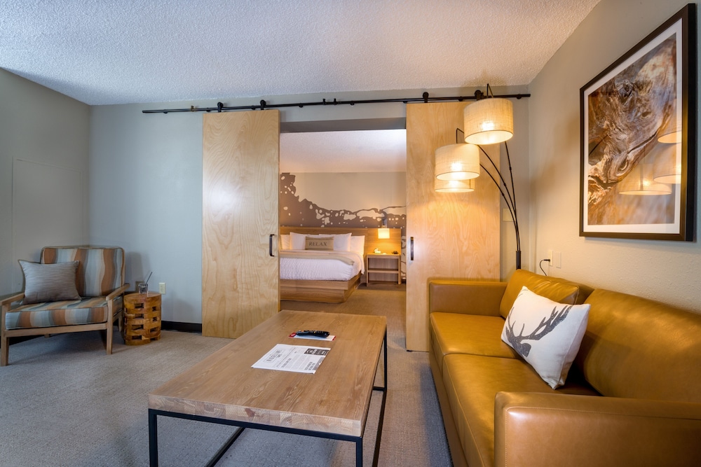 Holiday Inn Estes Park 53/84