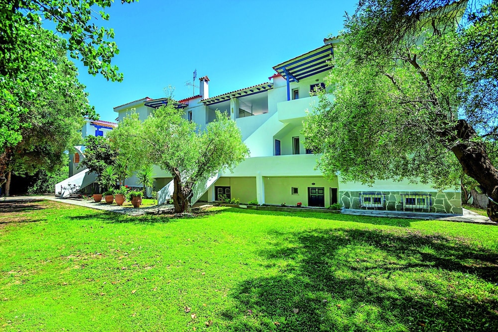 Xenios Faros Apartments 24/36