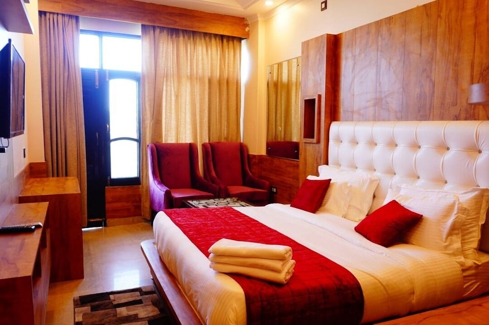 Hotel Grand Hill 15/29