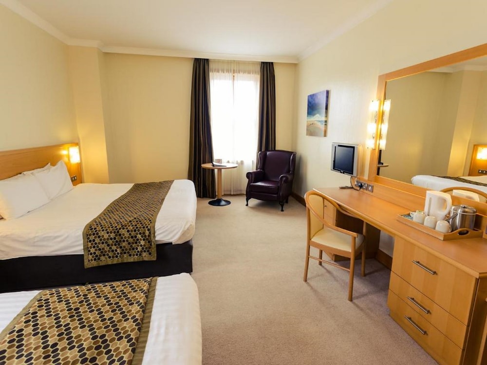 Great National Hotel Ballina 33/92