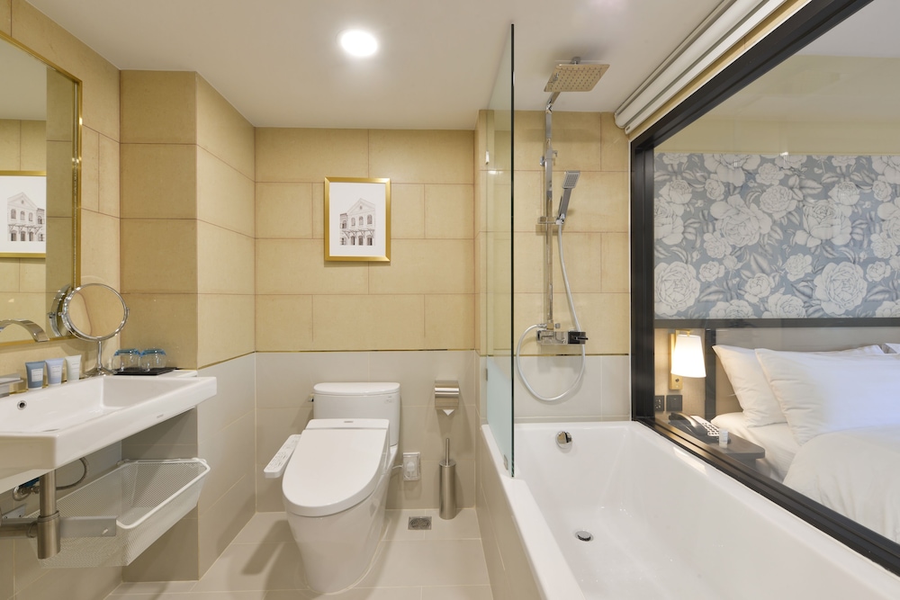 Oakwood Hotel and Residence Bangkok 10/57