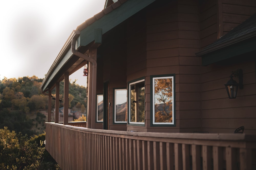 Tucker Peak Lodge 5/64
