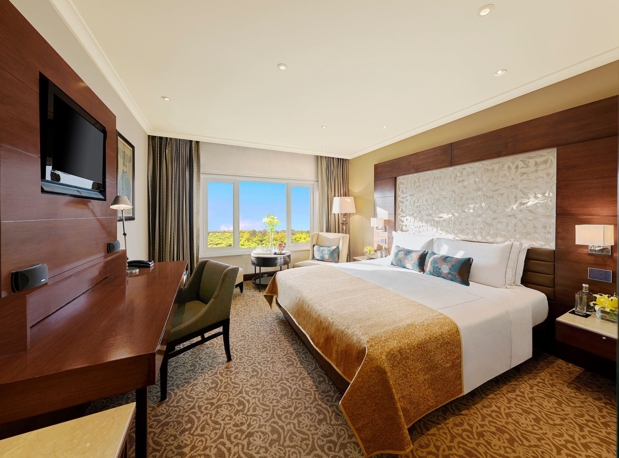 TAJ CLUB, FOREST, KING BED, POOL VIEW