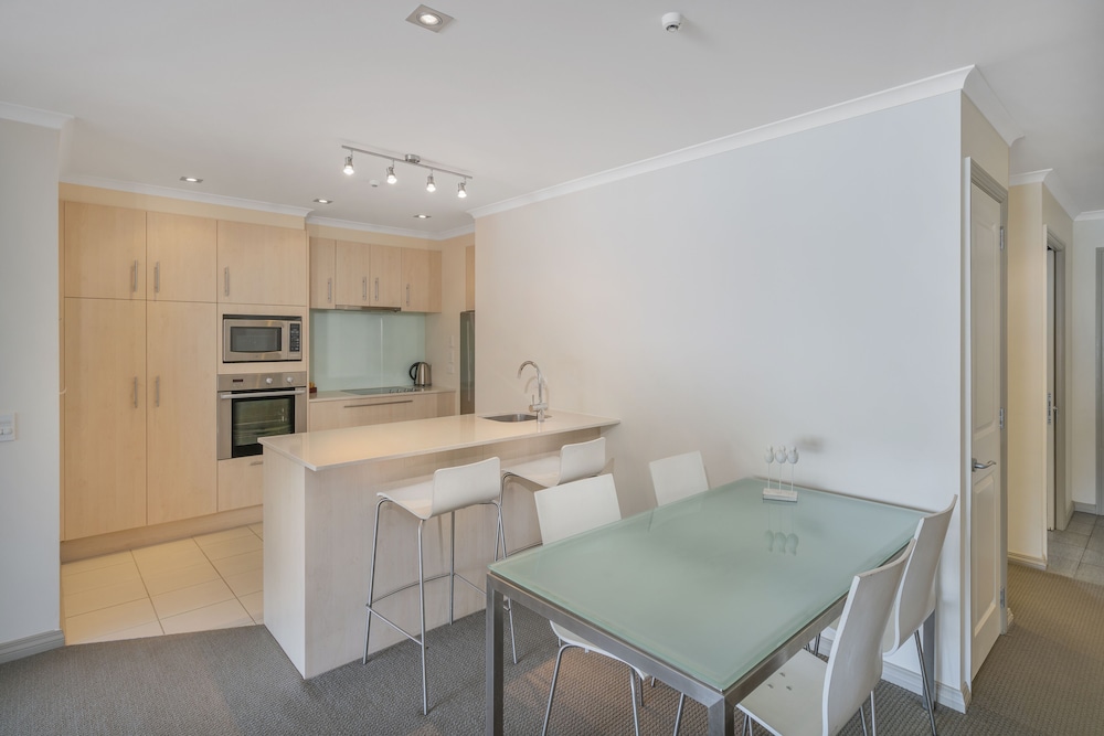 Crowsnest Apartments 21/49