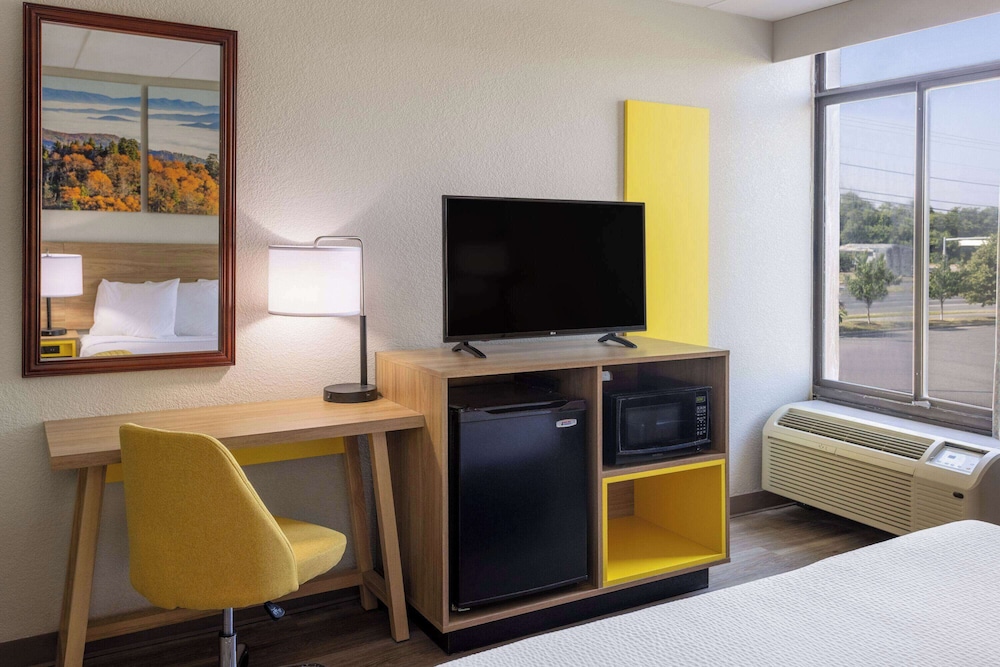 Days Inn by Wyndham Winchester North 47/57