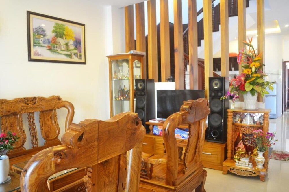 Azalea Homestay 43/48