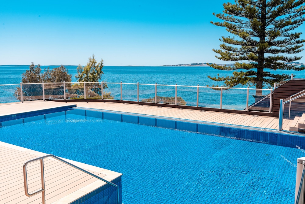 The Port Lincoln Hotel 25/50