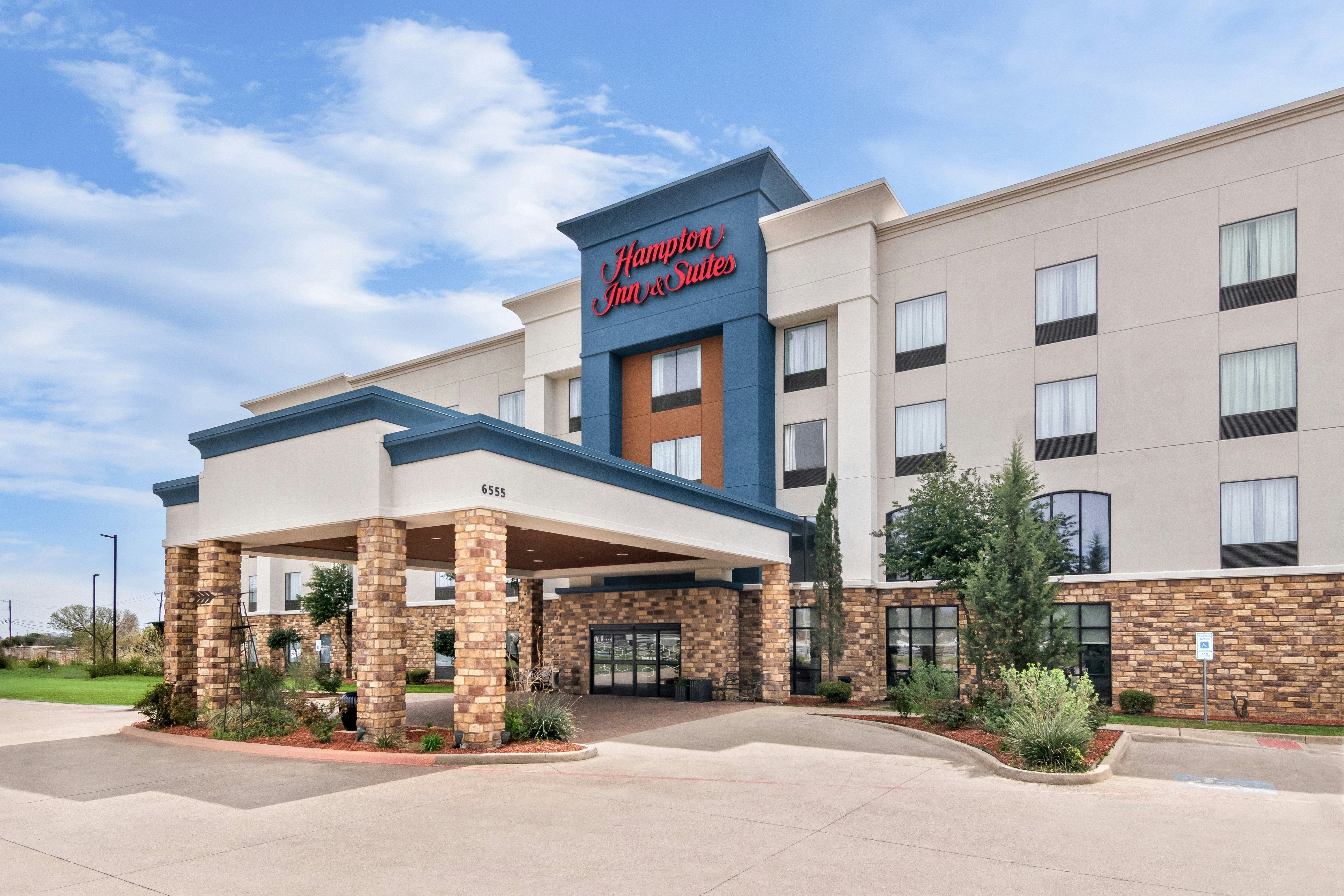 Hampton Inn and Suites Fort Worth/Forest Hill 45/46