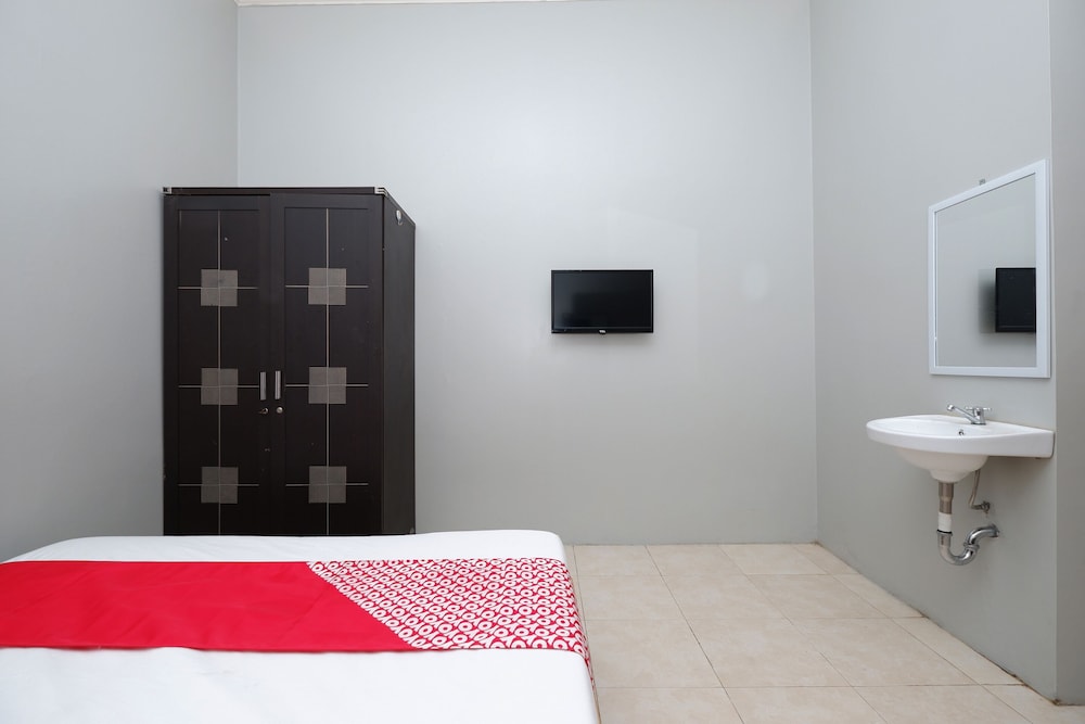 OYO 2737 D'Kost 20/37