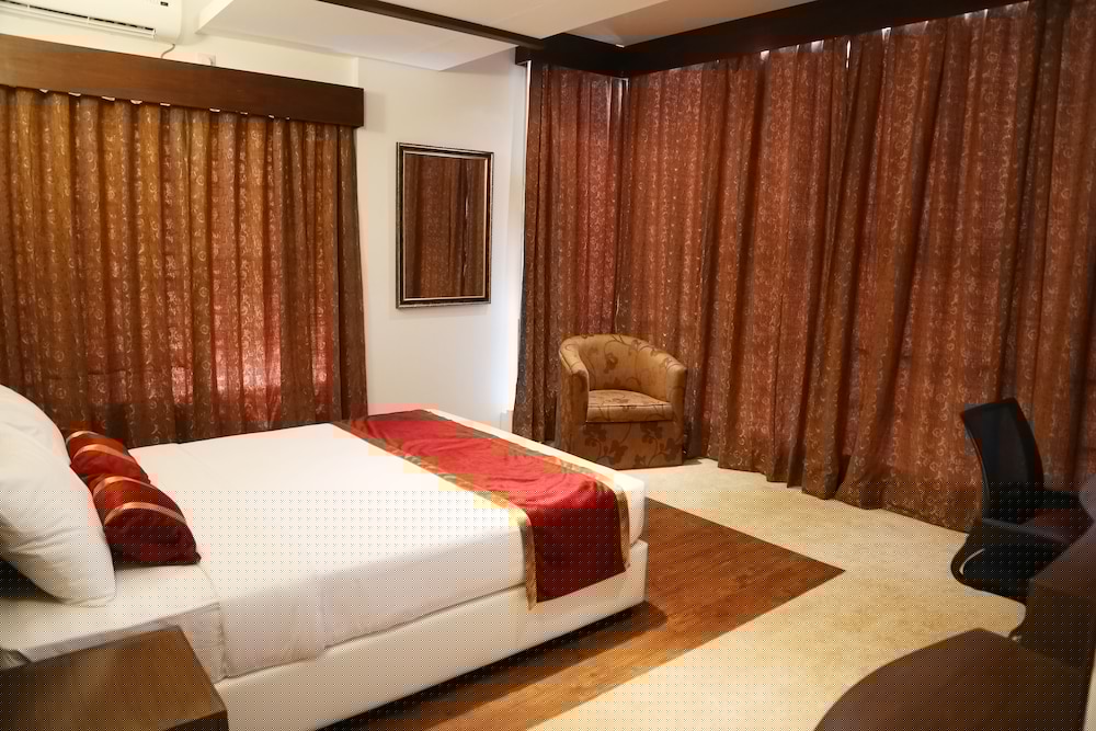 GRAND ORIENTAL HOTEL 36/60